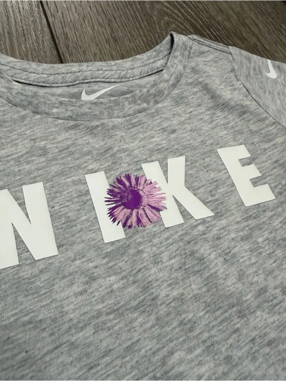 NIKE 2PC SHORT SLEEVE SHIRT AND SHORTS OUTFIT SET FLOWER PURPLE GREY 2T NWT - Picture 3 of 6